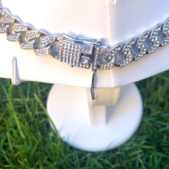 COPY - Unisex Bite Lip Shape Pendant Necklace with 13mm Crystal Chain. Rhinesto… - Picture 2 of 5